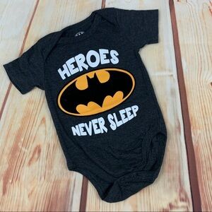DC Comics Batman Graphic Heroes Never Sleep Onsite